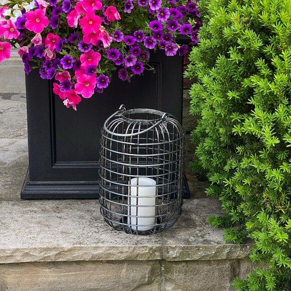 Grid Metal Lantern with a Handle - Picture 3 of 9